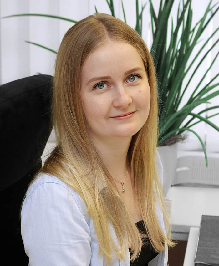 woman working in the office 2023 11 27 05 31 01 utc@2x