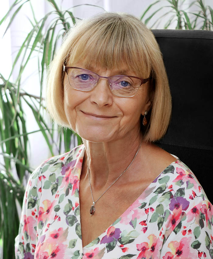 2%20businesswoman in office looking confident 2023 11 27 05 08 50 utc@2x@2x